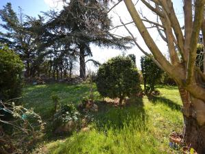 Maisons de vacances Historic Hideaway in Alixan, cleaning included : photos des chambres