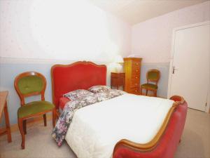 Maisons de vacances Historic Hideaway in Alixan, cleaning included : photos des chambres