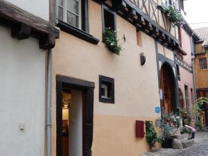 Appartements Apartment in Riquewihr near Vineyards, cleaning included : photos des chambres