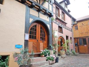 Appartements Apartment in Riquewihr near Vineyards, cleaning included : photos des chambres