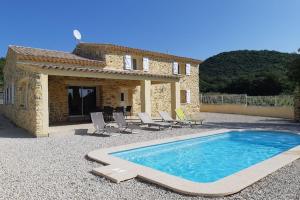Villas Elegant Villa Near Ardeche, cleaning included : photos des chambres