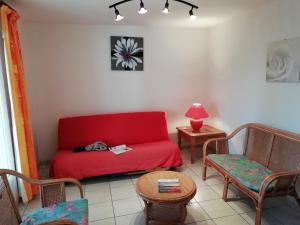 Holiday home with swimming pool, cleaning included
