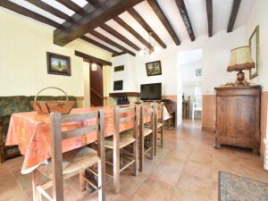 Maisons de vacances Holiday Home in Faverolles with Heated Pool, cleaning included : photos des chambres
