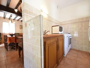 Maisons de vacances Holiday Home in Faverolles with Heated Pool, cleaning included : Maison de Vacances 2 Chambres