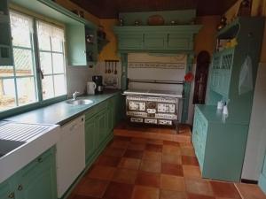 Maisons de vacances Holiday Home in Puy-l-Eveque with Pool, cleaning included : photos des chambres