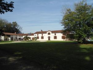 Maisons de vacances Holiday Home in Buzon with Private Pool, cleaning included : Maison de Vacances 7 Chambres
