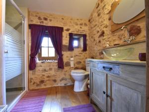 Maisons de vacances Tranquil Escape in Dordogne, cleaning included : photos des chambres