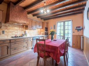 Maisons de vacances Charming Retreat in Bouniagues, cleaning included : photos des chambres