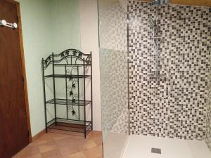 Maisons de vacances Charming Retreat in Bouniagues, cleaning included : photos des chambres