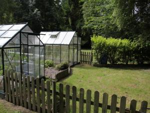 Holiday home in Quend-Plage-les-Pins with pool, cleaning included