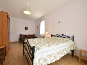 Maisons de vacances Home for 7 Guests in Plouvara, cleaning included : photos des chambres