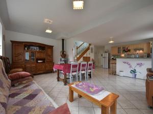 Maisons de vacances Home for 7 Guests in Plouvara, cleaning included : Maison de Vacances 3 Chambres 