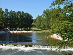 Maisons de vacances Cottage in Chaleix near Forest and Lake, cleaning included : photos des chambres