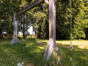Maisons de vacances Cottage in Chaleix near Forest and Lake, cleaning included : photos des chambres