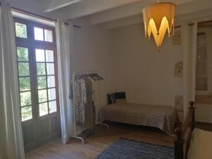 Maisons de vacances Hilltop Mansion with Pool, cleaning included : photos des chambres