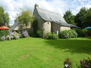 Maisons de vacances Stone House in Huelgoat, Brittany, cleaning included : photos des chambres