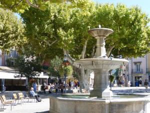 Maisons de vacances holiday home in Puymeras with garden, cleaning included : photos des chambres
