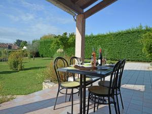 Villas Luxury Villa with Private Pool in Saint Victor de Malcap : photos des chambres