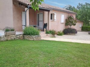 Villas Relaxing Villa Stay in Saint-Victor, cleaning included : photos des chambres