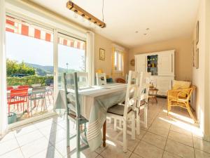 Villas Villa in Roquebrun with Private Pool, cleaning included : photos des chambres