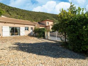 Villas Villa in Roquebrun with Private Pool, cleaning included : photos des chambres