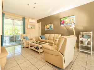 Villas Villa in Roquebrun with Private Pool, cleaning included : photos des chambres