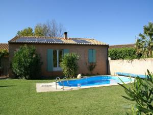 Maisons de vacances Noves Poolside Escape, cleaning included : photos des chambres