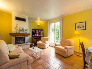 Maisons de vacances Noves Poolside Escape, cleaning included : photos des chambres