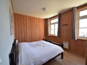Maisons de vacances Mansion in Cuzy with Pool & Forest Views, cleaning included : photos des chambres