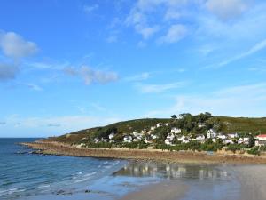 Maisons de vacances Fermanville Sea Holiday Home, cleaning included : photos des chambres