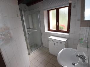 Maisons de vacances Holiday Home in Vosges Nature Park, cleaning included : photos des chambres