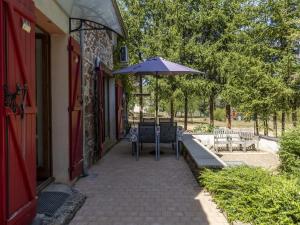 Maisons de vacances Country House near Parc du Morvan with Pool, cleaning included : photos des chambres