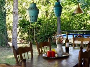 Maisons de vacances Holiday Home in Saint-Honore near Gorges, cleaning included : photos des chambres