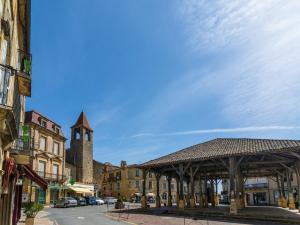 Maisons de vacances Holiday Home in Blanquefort with Private Pool, cleaning included : photos des chambres