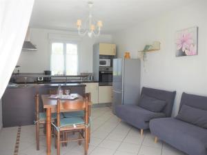 Maisons de vacances Charming Holiday Villa with Pool, cleaning included : photos des chambres