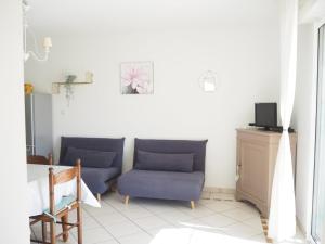 Maisons de vacances Charming Holiday Villa with Pool, cleaning included : photos des chambres