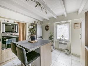 Maisons de vacances Holiday Home in Dax near Forest Trails, cleaning included : photos des chambres