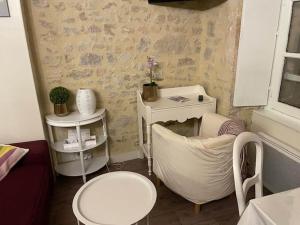 Modern Bayeux Hideaway