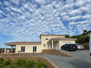 Maisons de vacances Villa in Roquebrun with Pool & Vineyards, cleaning included : photos des chambres