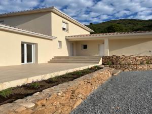 Maisons de vacances Villa in Roquebrun with Pool & Vineyards, cleaning included : photos des chambres