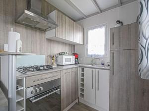Maisons de vacances Comfort in Grandcamp-Maisy, cleaning included : photos des chambres