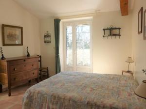 Charming stone house with terrace and garden, Lussan, cleaning included