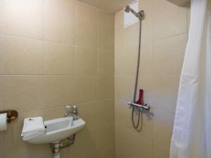 Maisons de vacances Cottage in Chaleix near Forest & Lake, cleaning included : photos des chambres