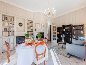 Simple Convenient 3 bedrooms apartment