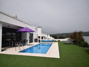 Modern villa with private swimming pool, cleaning included