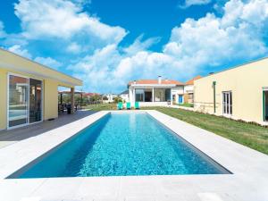 Holiday Home in Netos Almagreira, cleaning included