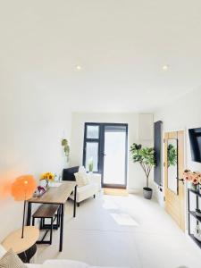 Chic Apartment E10