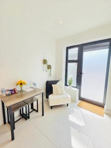 Chic Apartment E10
