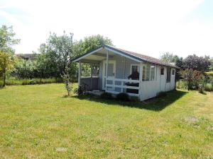 Pretty bungalow in Wrzosowo with garden, cleaning included