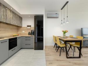 Apartment in Dziwnów near Sandy Beach, cleaning included